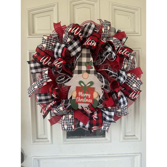 Christmas Gnome Wreath Buffalo Plaid ‘Merry Christmas’ Farmhouse Holiday Décor - Picture 1 of 8